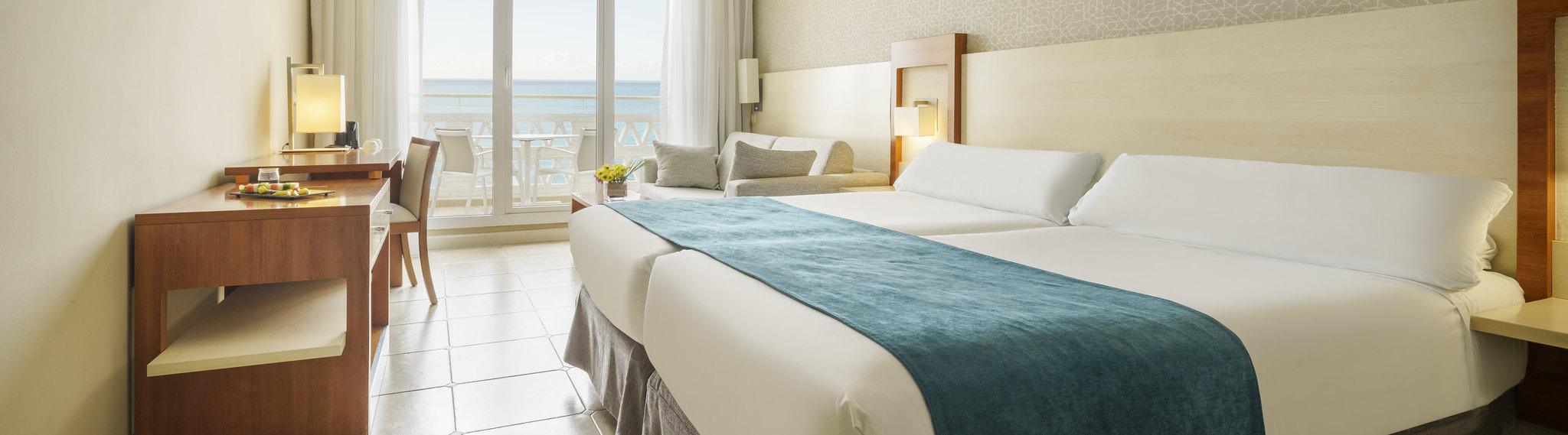 Room, Double or Twin Bed, Lateral Side Sea View