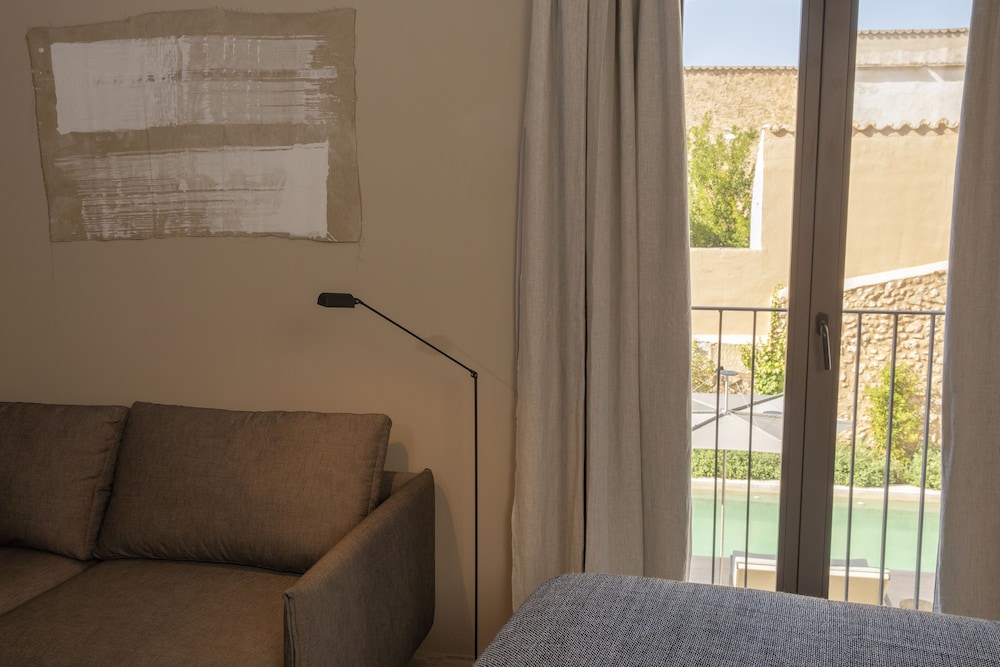 Boutique Hotel Can Aulí 31/34