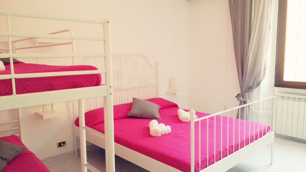 Rhome Sweet Rhome Suite 9/40