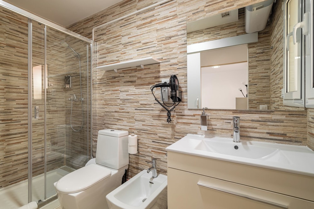 Laramond Barcelona Rooms 43/58