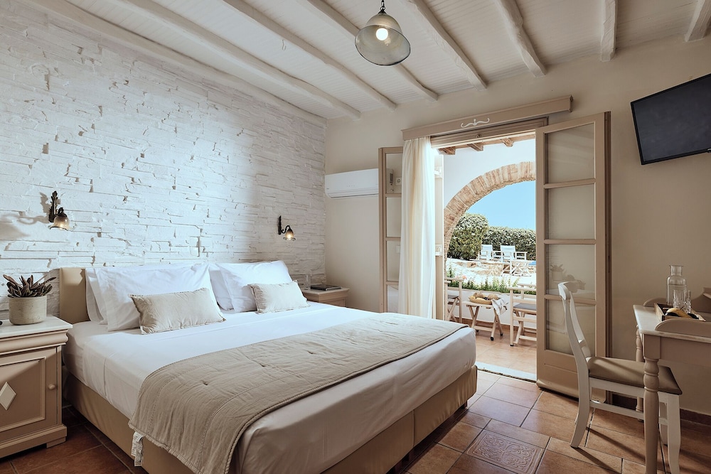 Semi Room, Economy, Basement, Double or Twin Bed، Naxos Magic Village Hotel 4/8