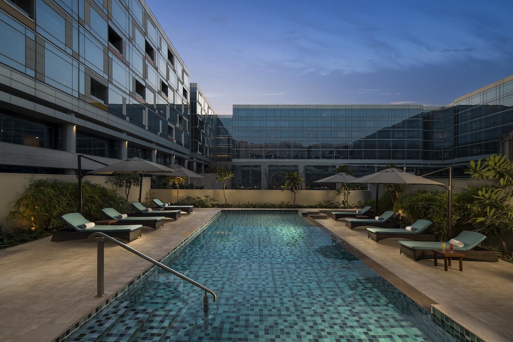 Andaz Delhi, by Hyatt 76/82
