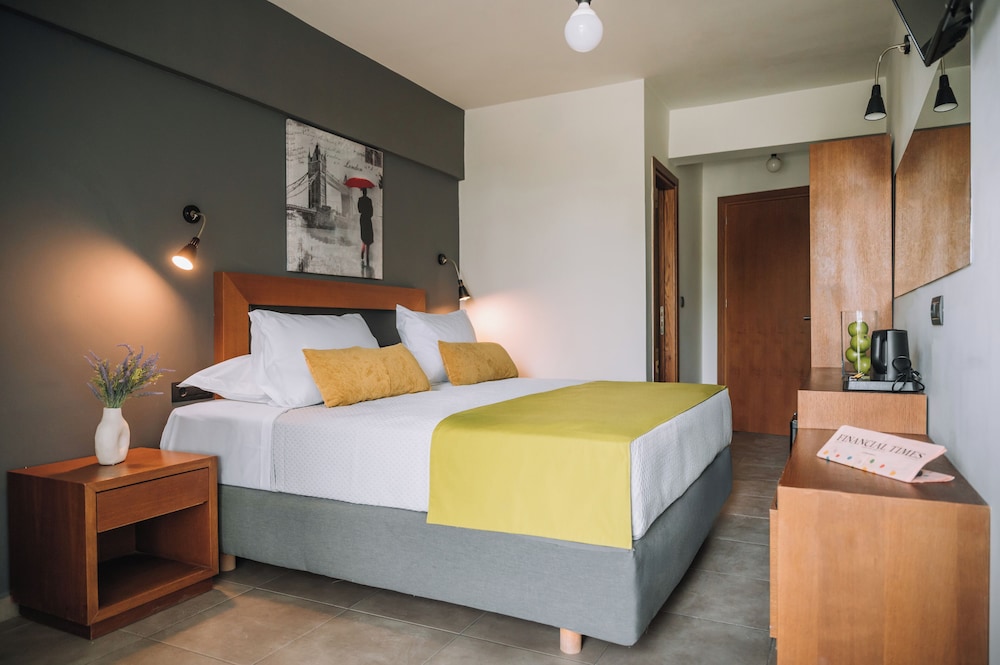 Amphitryon City Hotel 18/72