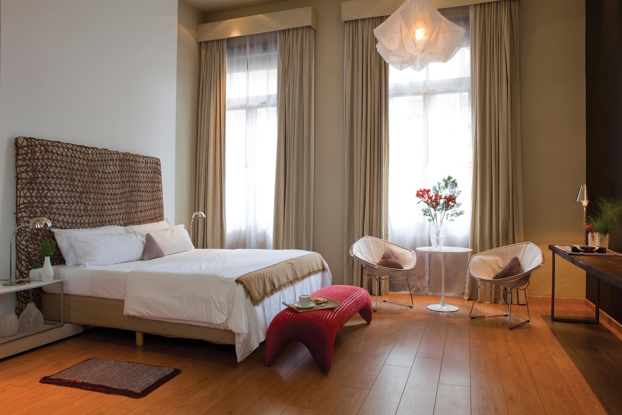 Concept, Queen Bed