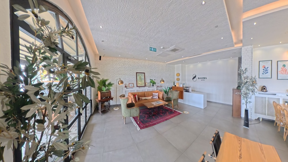 8 Rooms Boutique Hotel 11/50