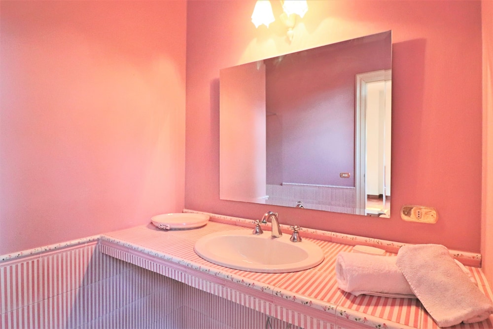 Relais Delle Rose Bed And Breakfast 72/84