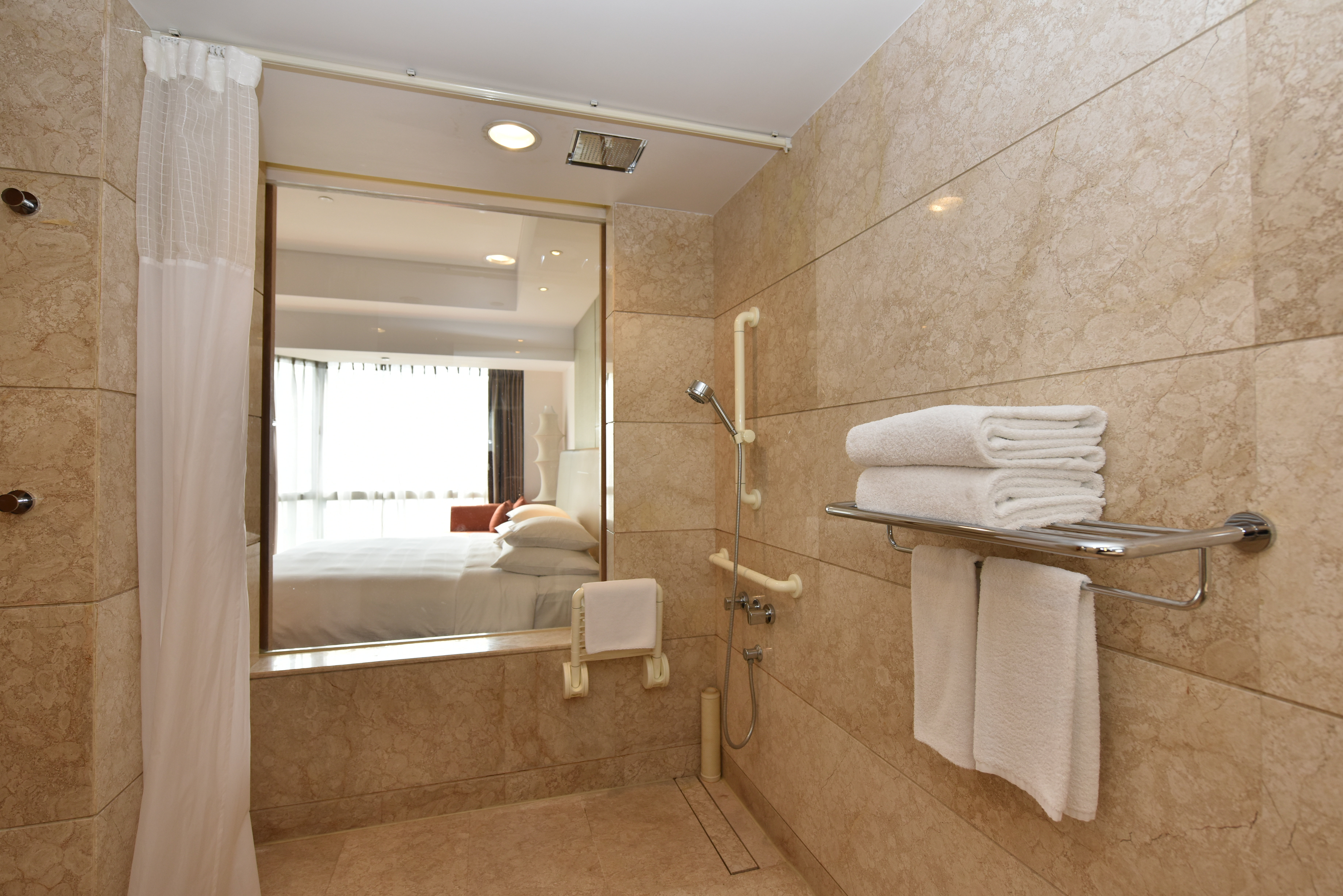 Crowne Plaza Zhongshan Wing on City 50/50