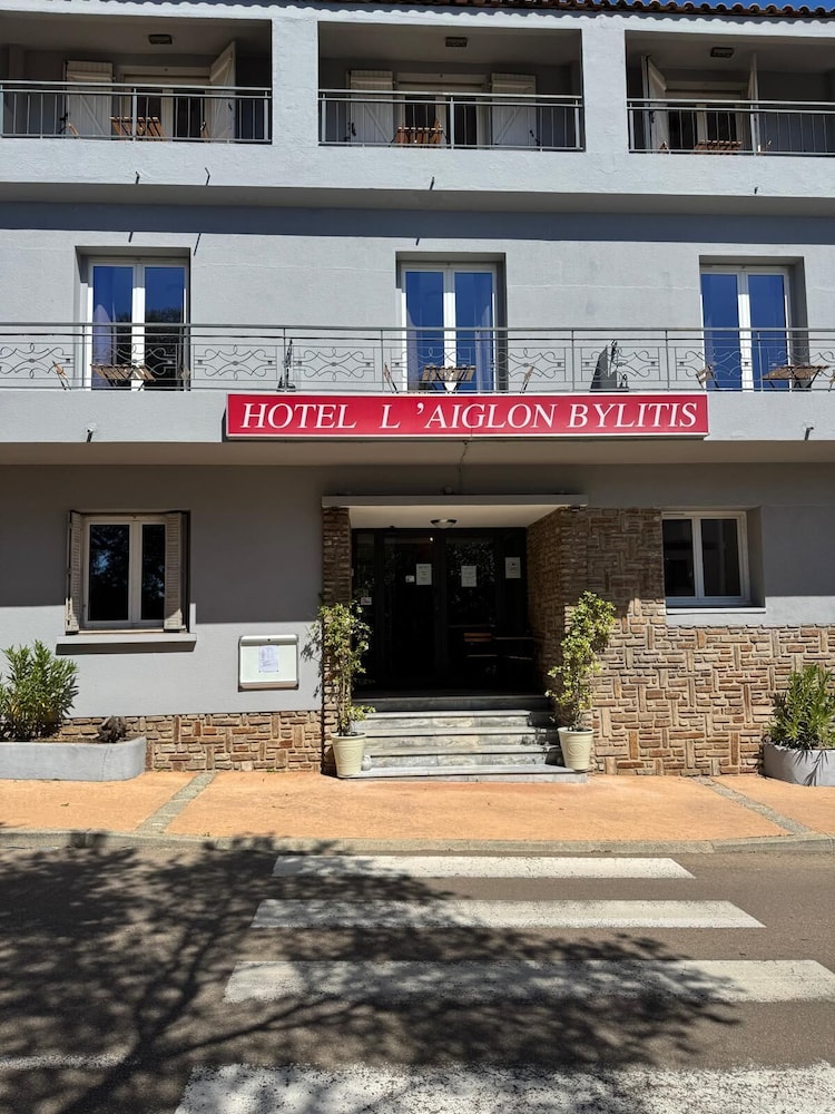 Aiglon Bylitis Hotel 4/66