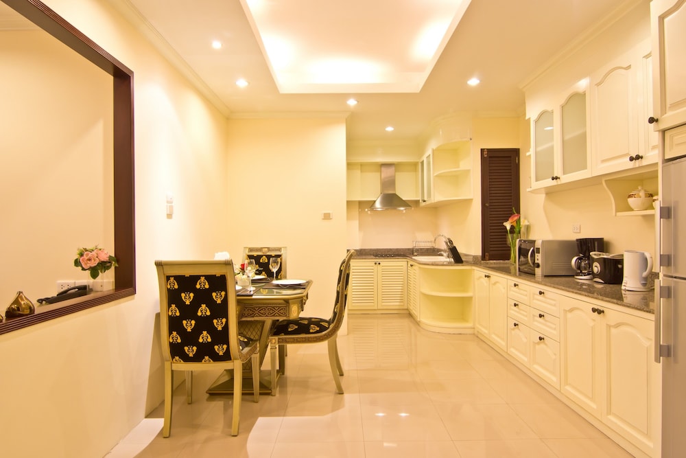 Lk Royal Suite 56/68