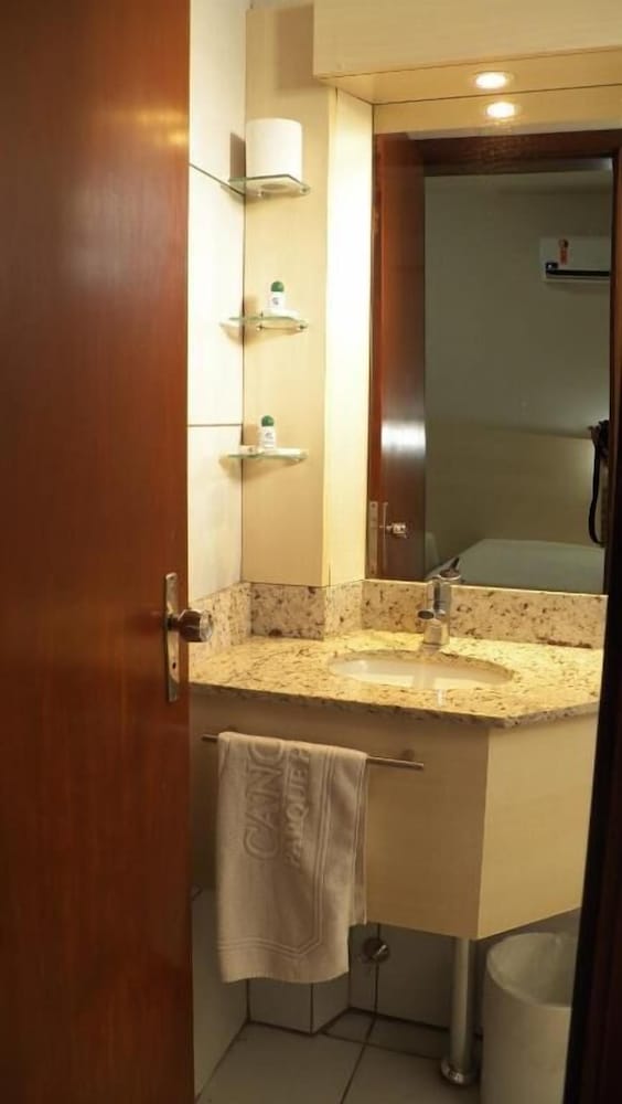 CANOAS PARQUE HOTEL 29/30