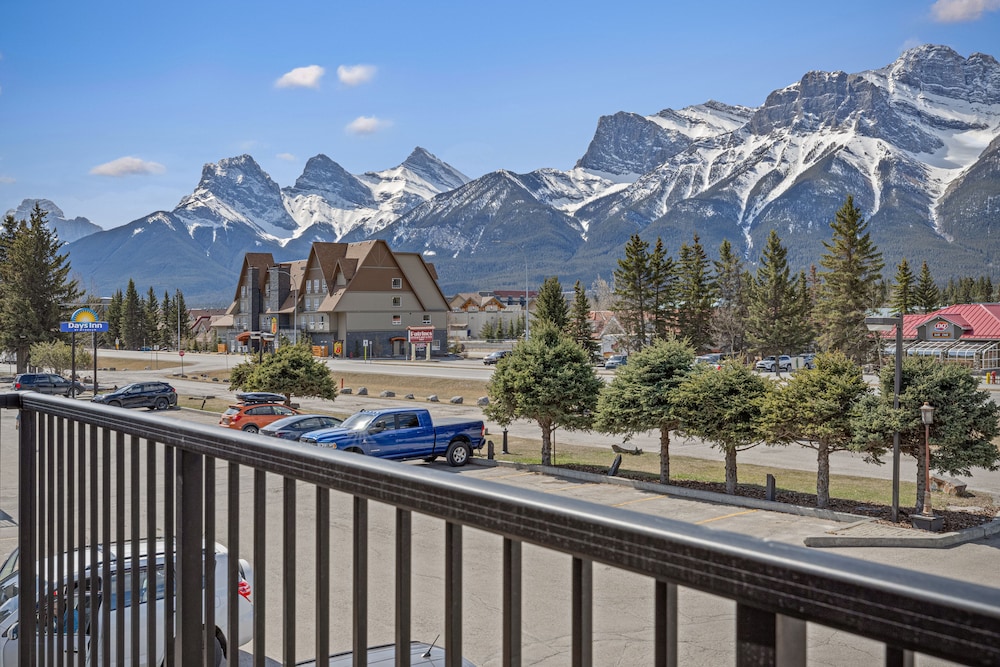 Northwinds Hotel Canmore 42/47