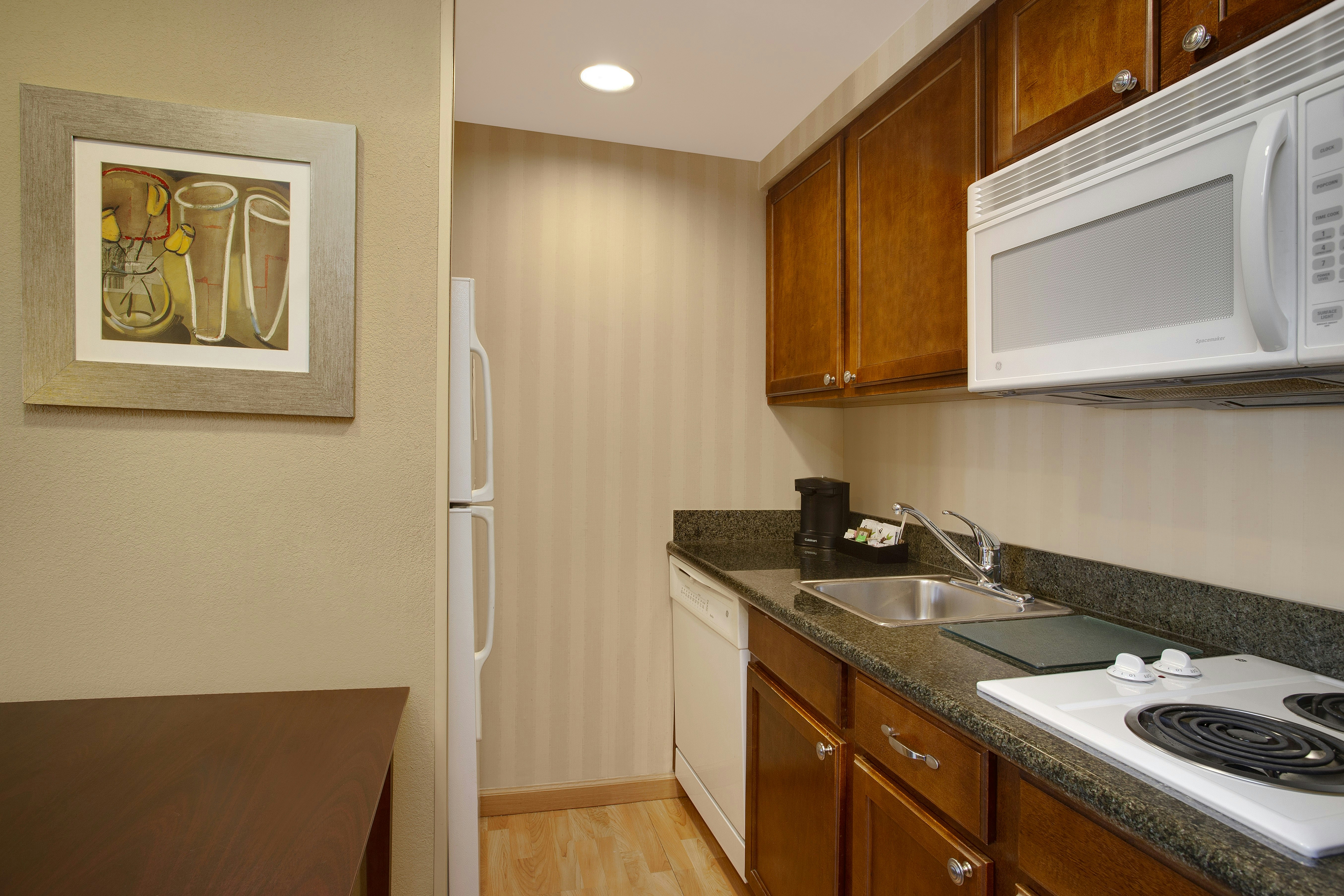 غرفة بسرير كينج وسريرين مزدوجين لذوي الإعاقة، Homewood Suites By Hilton Tampa-Brandon 6/6