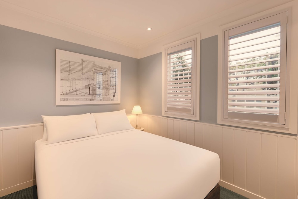 3 BEDROOMS, APARTMENT