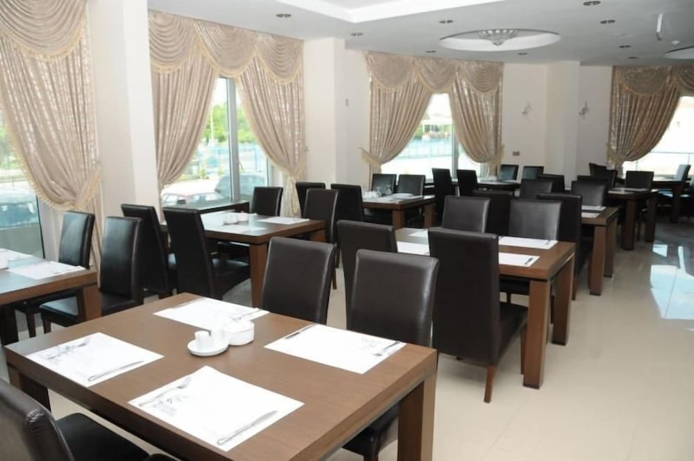 Abdullah Resort Hotel 8/13