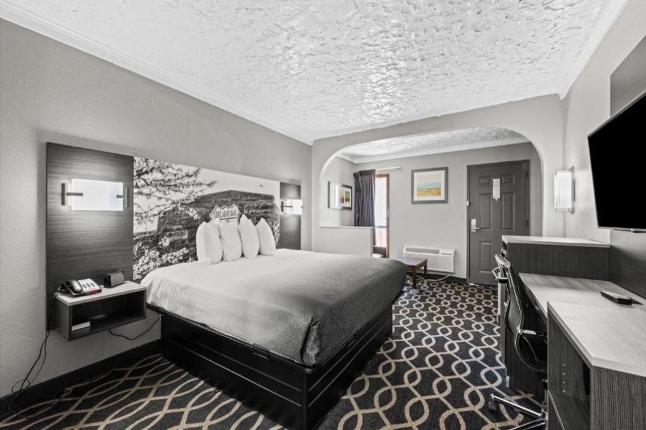 Super 8 by Wyndham Norman West 10/16