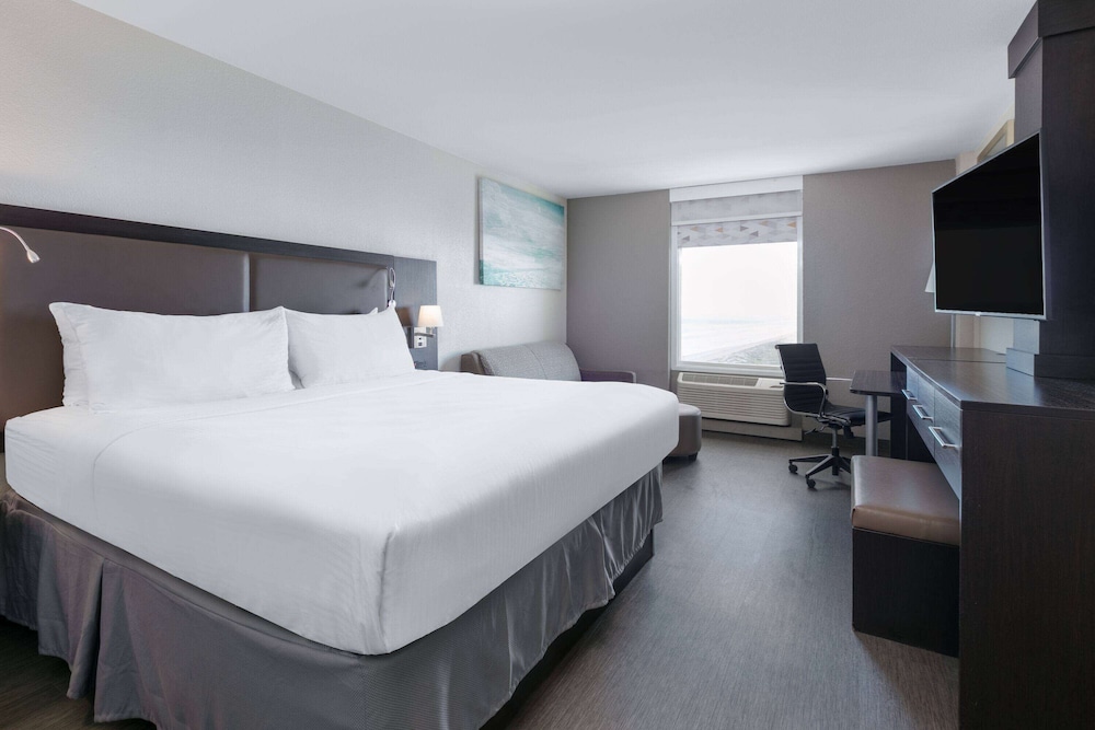 ROOM, KING BED
