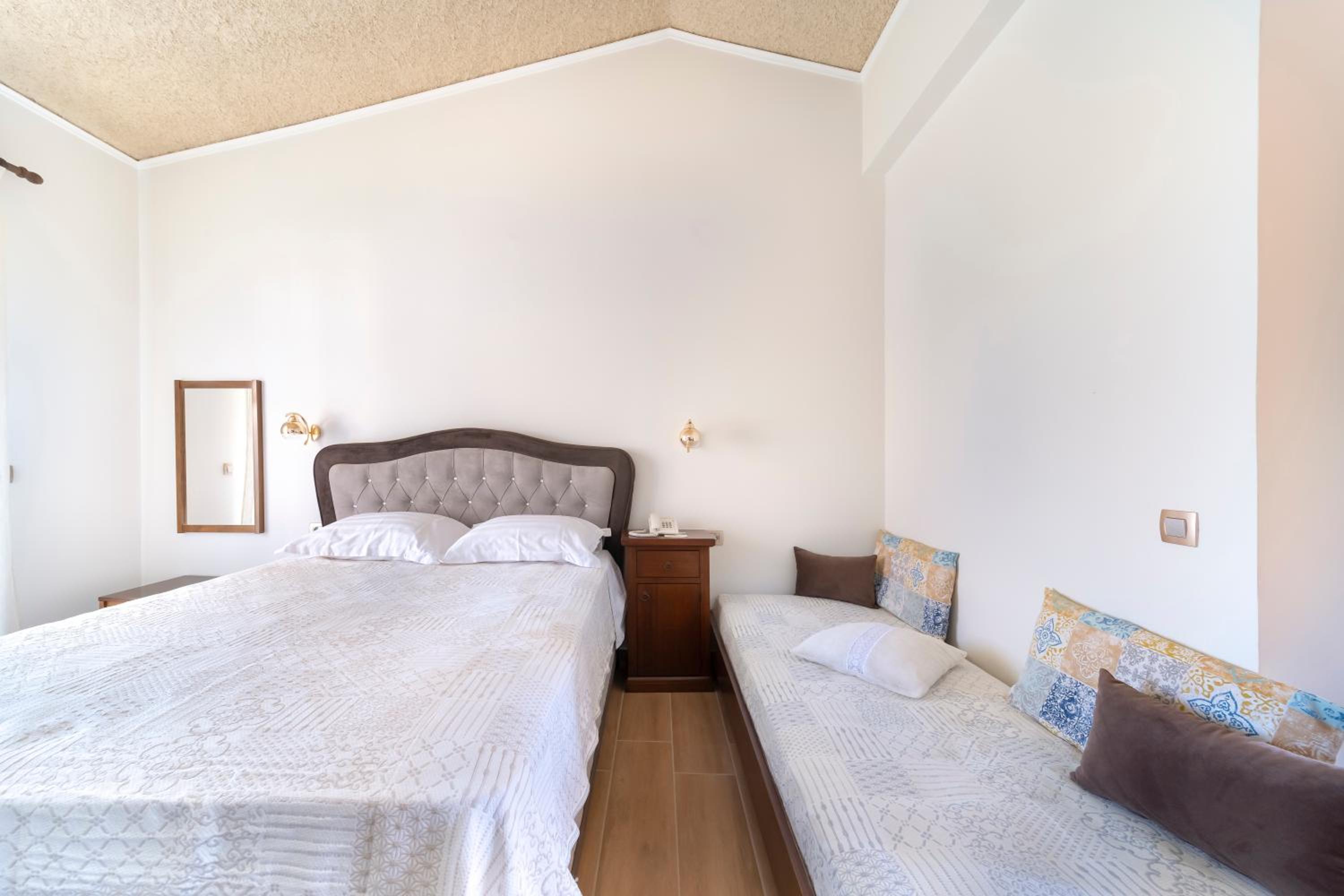 غرفة ديلوكس بسرير مزدوج بإطلالة على البحر، Hotel Agia Markella 6/10