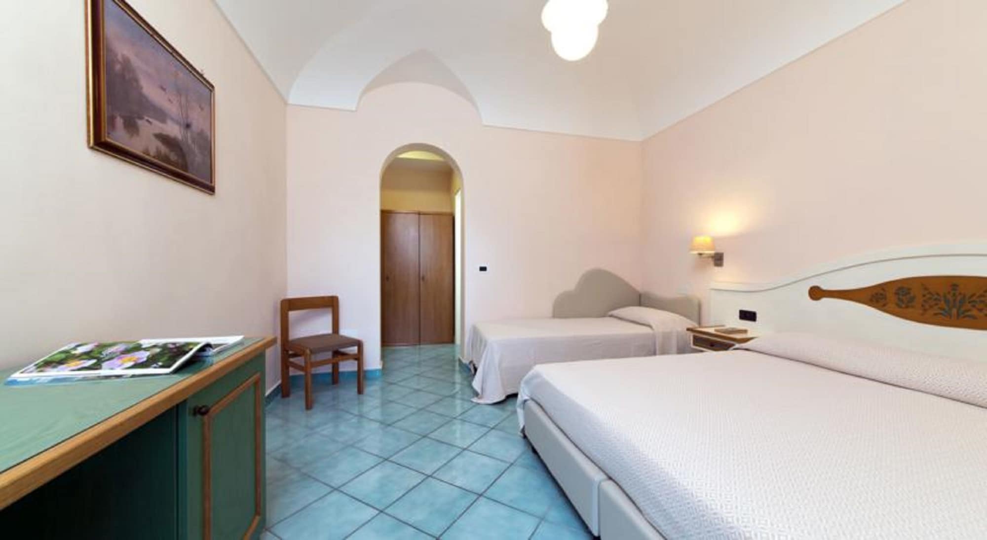 غرفة قياسية رباعية بسريرين كينج، Hotel Villa Melodie - Adults Only 3/8