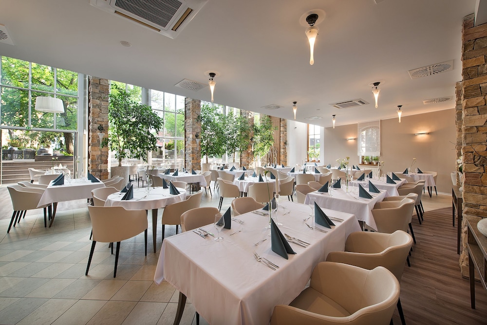 PREMIUM Hotel 52/69
