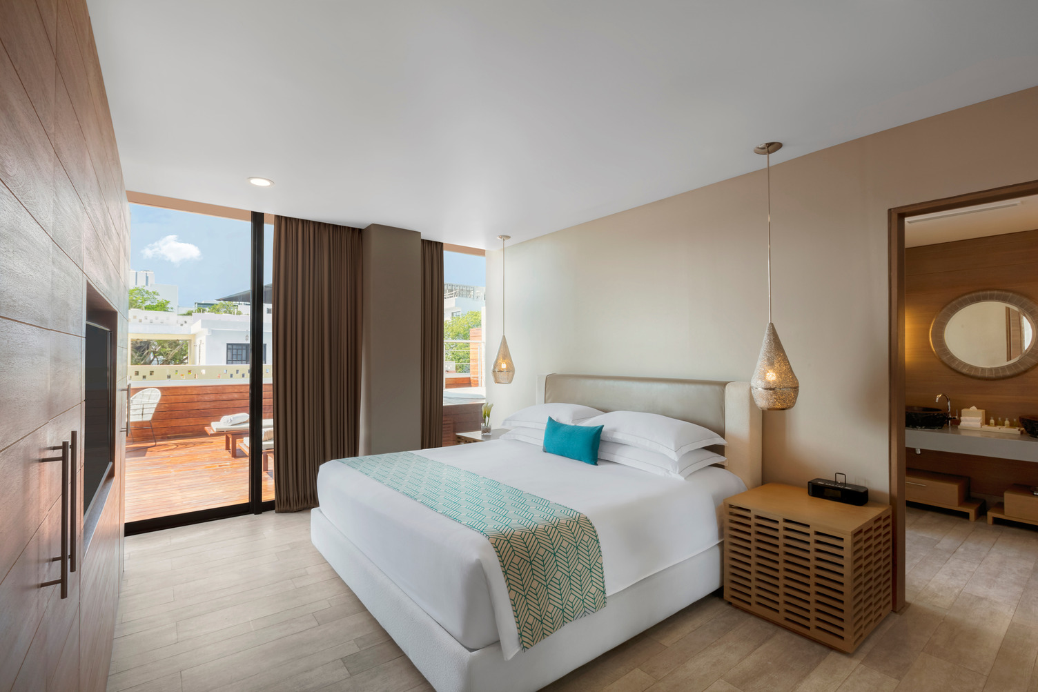 MASTER, SUITE, KING BED, ADULT ONLY