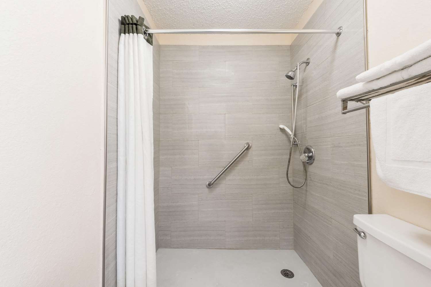 Super 8 by Wyndham Waco/Mall area TX 31/31