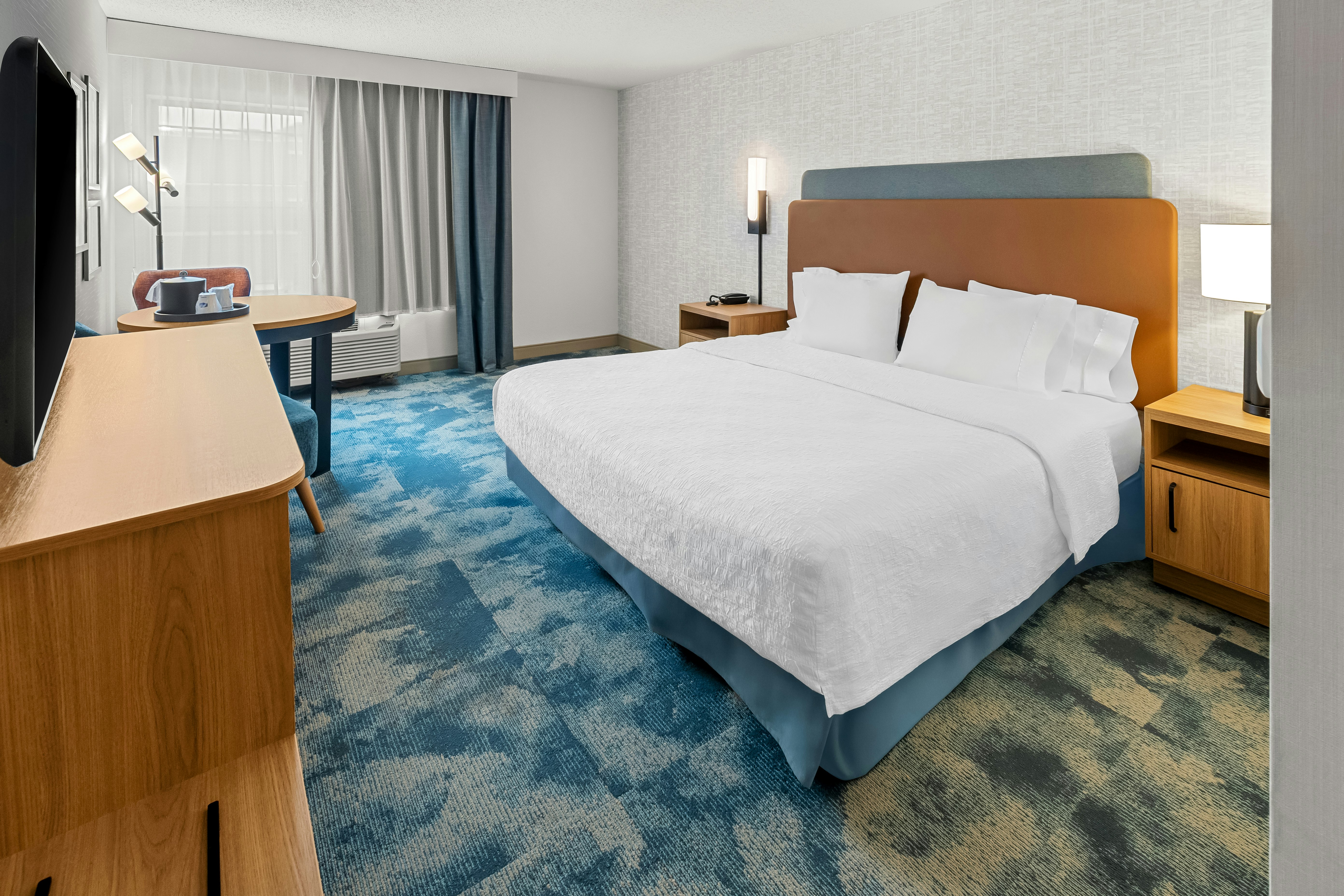 Room, King Bed, Accessible 5/8