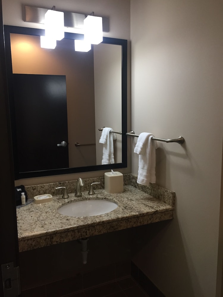 Best Western Plus Havre Inn & Suites 55/57