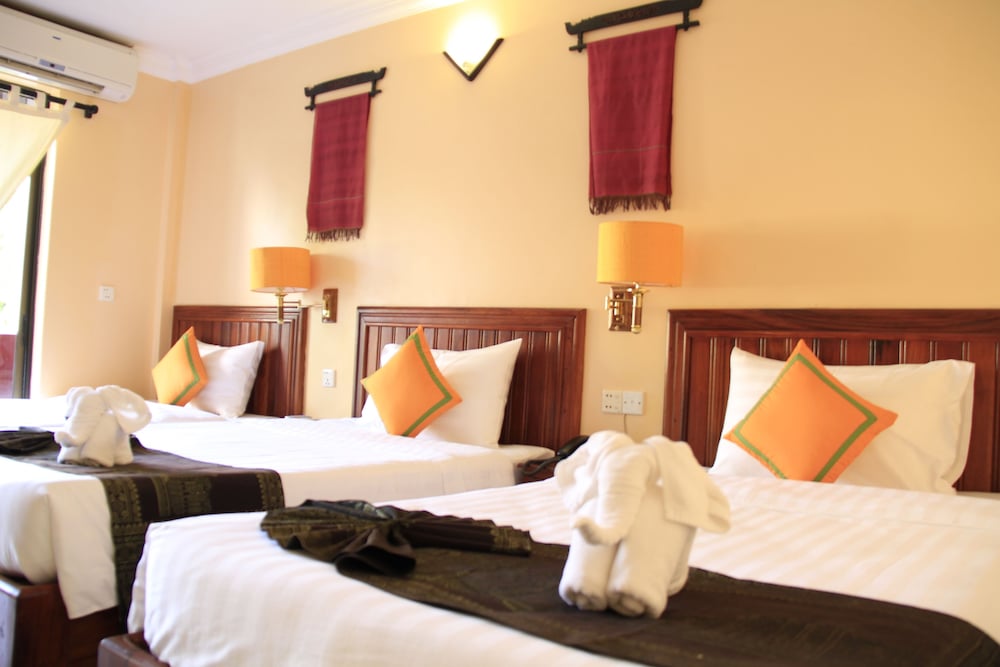MEKONG ANGKOR PALACE HOTEL 10/70