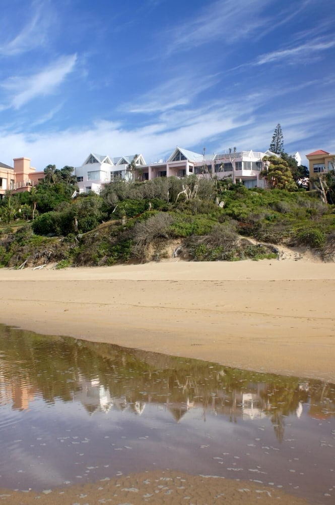 The Pink Lodge On The Beach 29/40