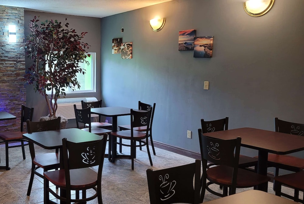 Wingate by Wyndham Lake George 50/63
