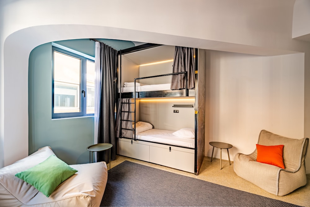Athens Hub Hostel 10/33