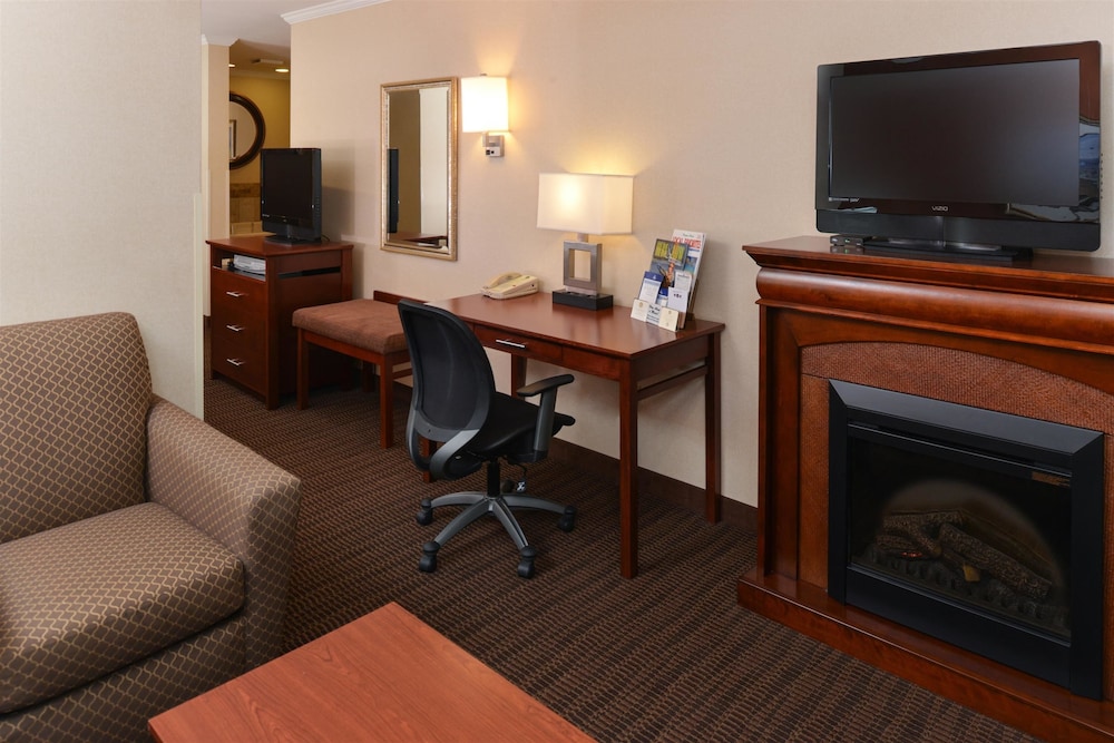 Best Western Plus Landmark Inn 32/34