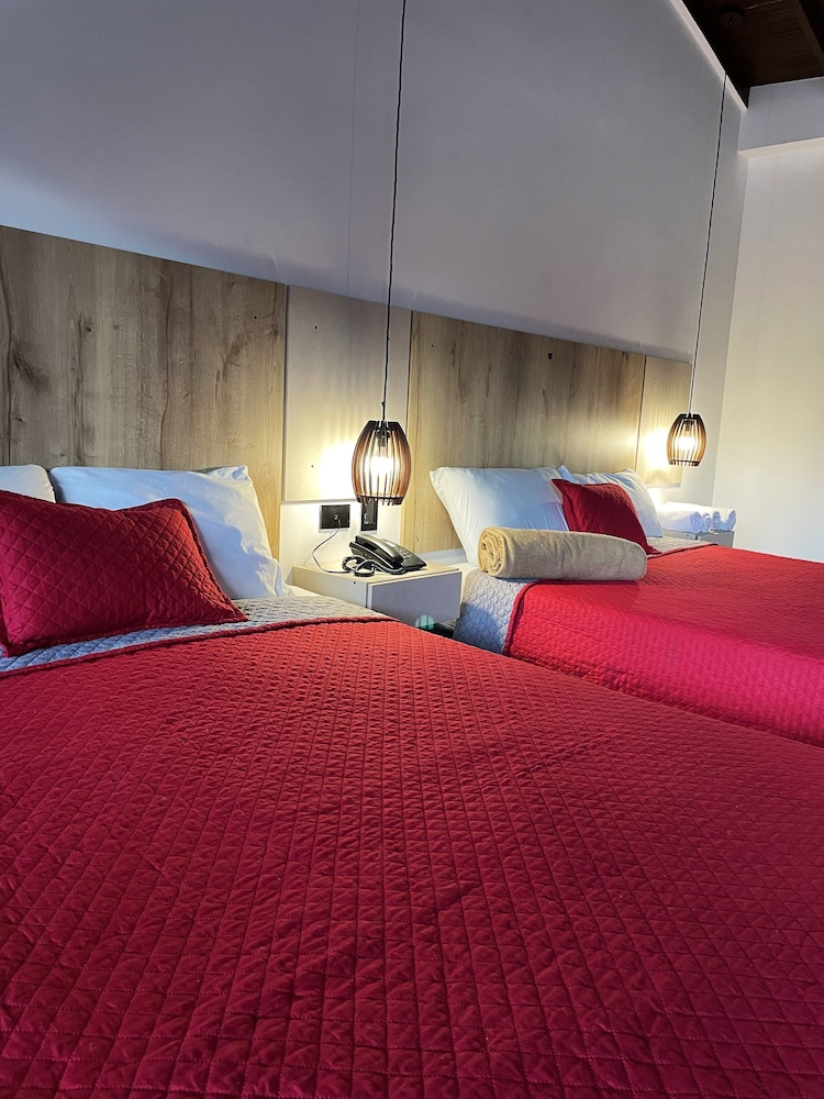 شقة سوبيريور بسرير مزدوج وسريرين منفصلين بإطلالة على المدينة بجاكوزي، Ofix Hotel 10/10