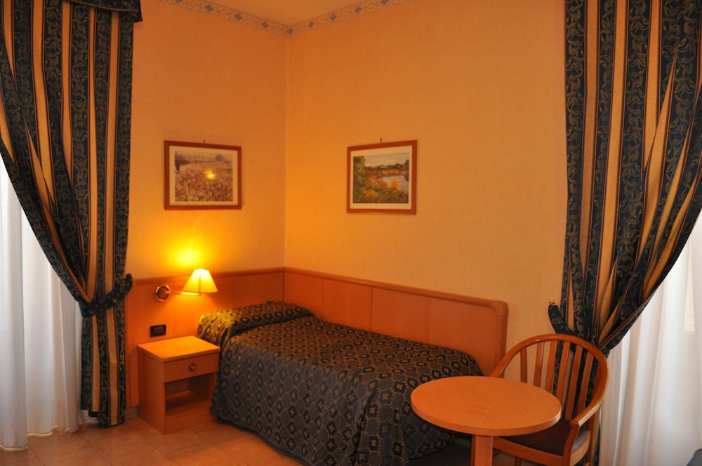 Orlanda Hotel 39/50