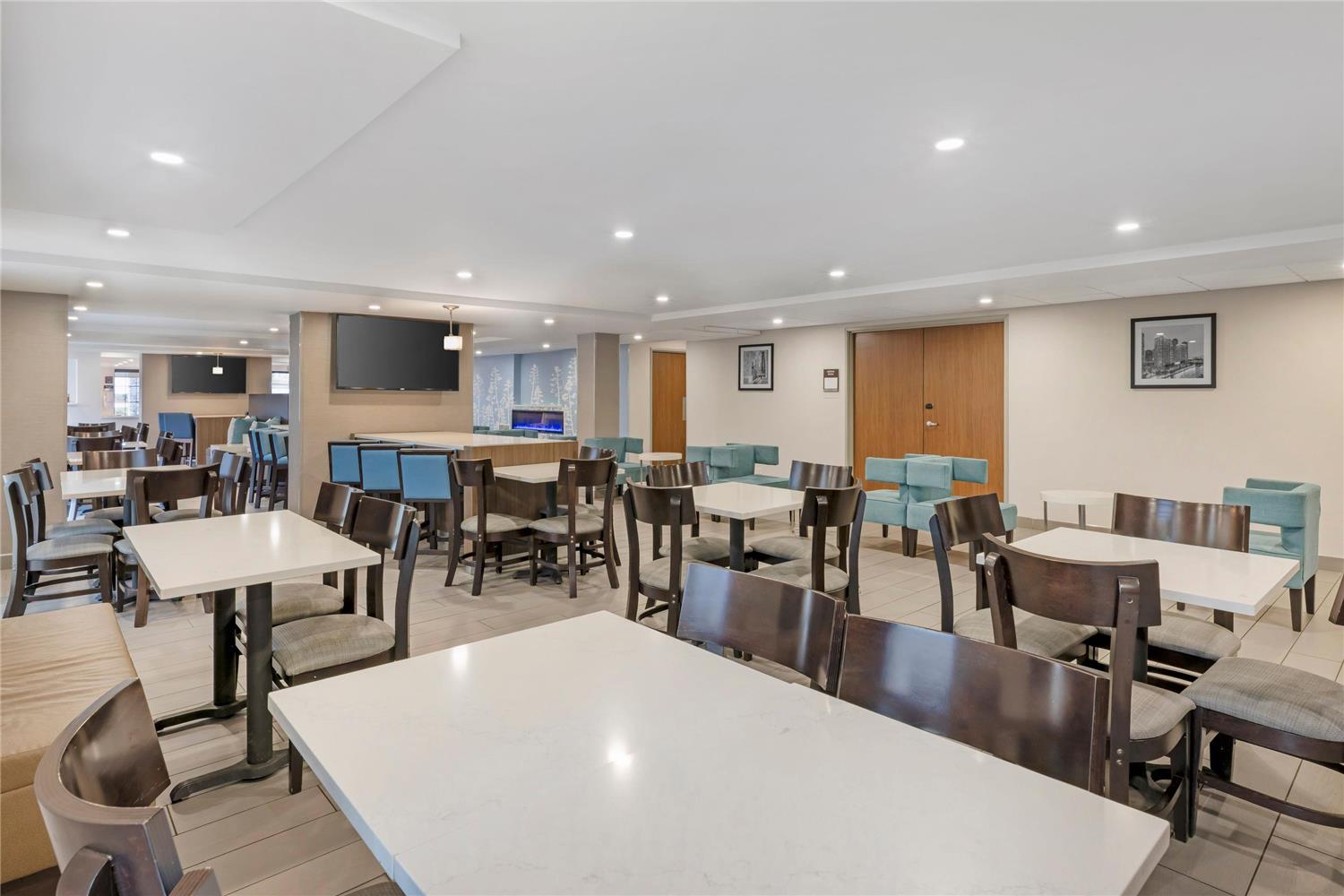 MainStay Suites Oakbrook Terrace - Chicago 18/24