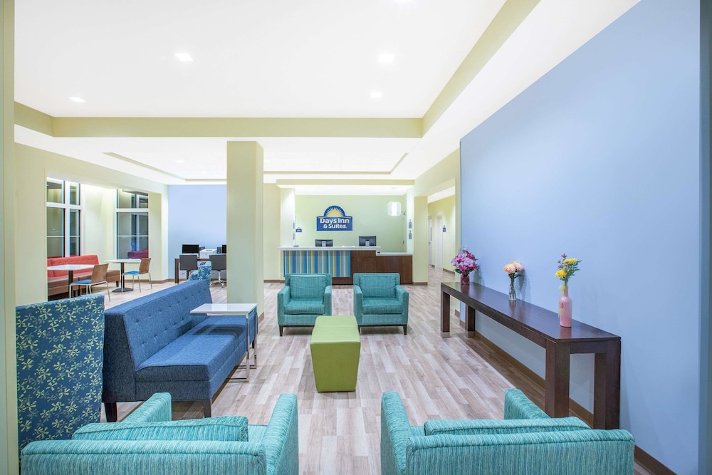 Days Inn & Suites by Wyndham Kearney 42/61