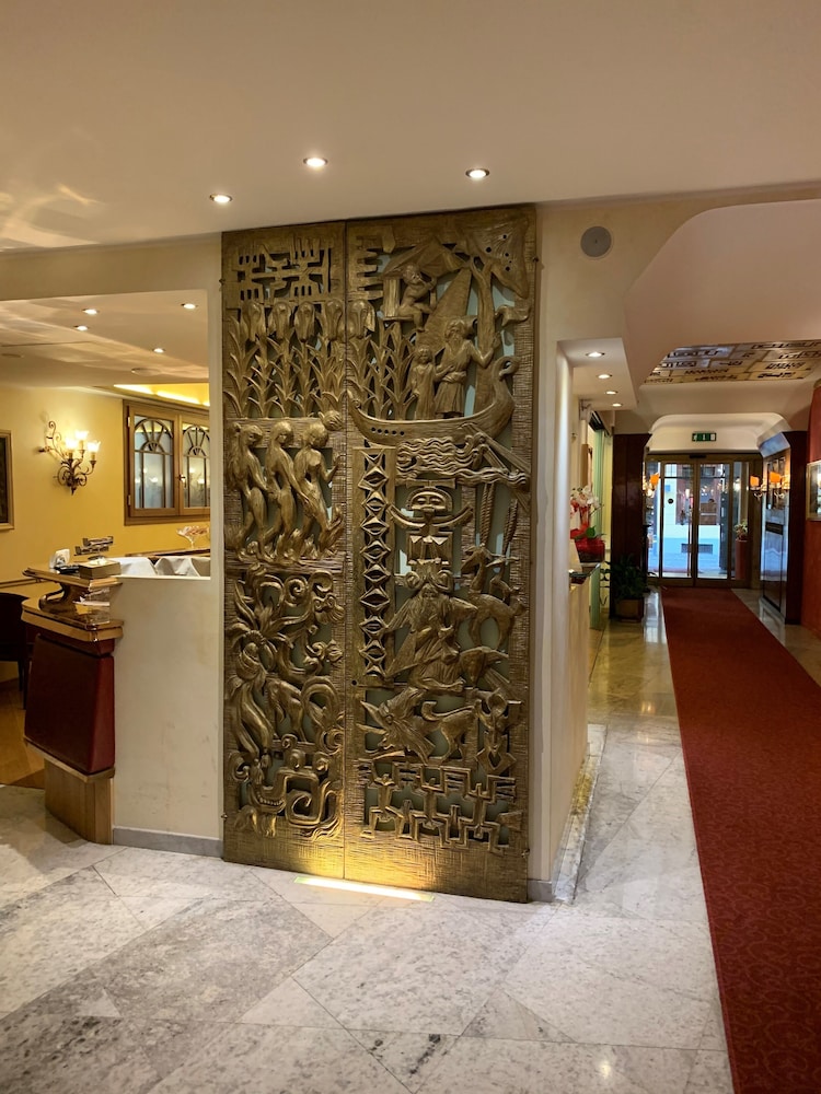 Hotel Roma 8/50