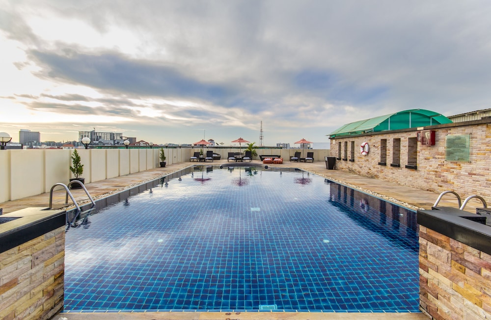 Nova Suites 67/71