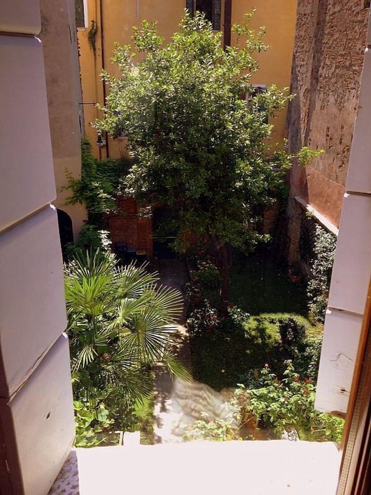 3749 Ponte Chiodo Guest House 28/46