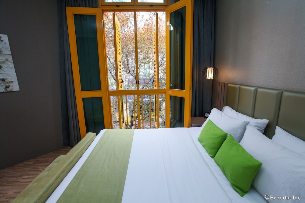 A Hotel Joo Chiat 13/50