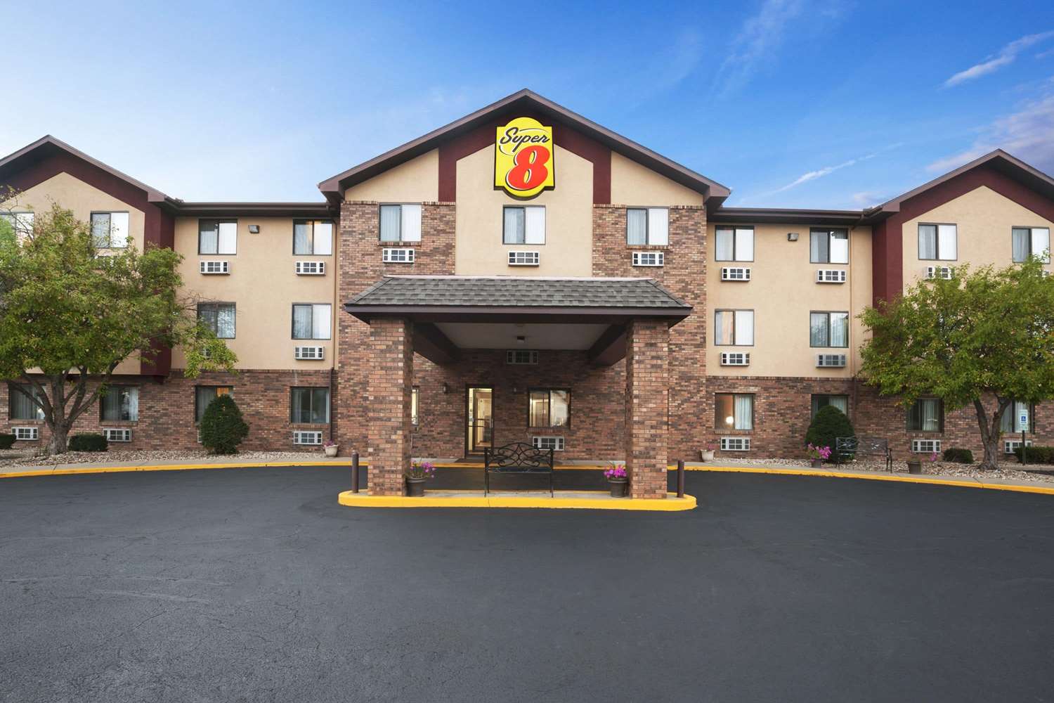 Super 8 By Wyndham Peoria 27/31