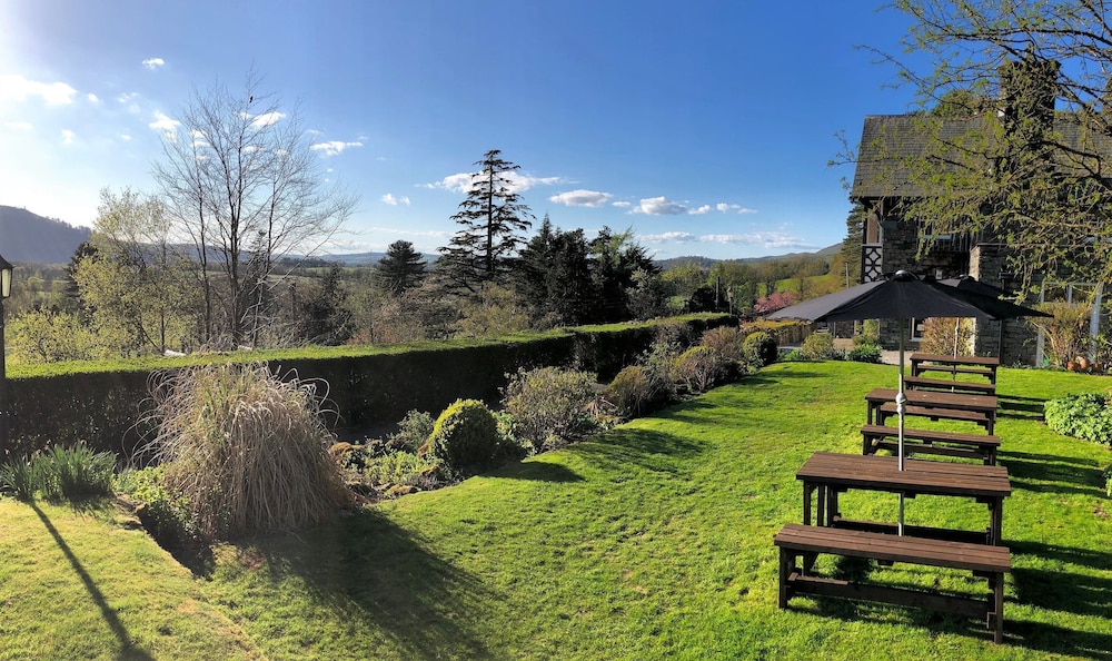 Ravenstone Manor 41/46