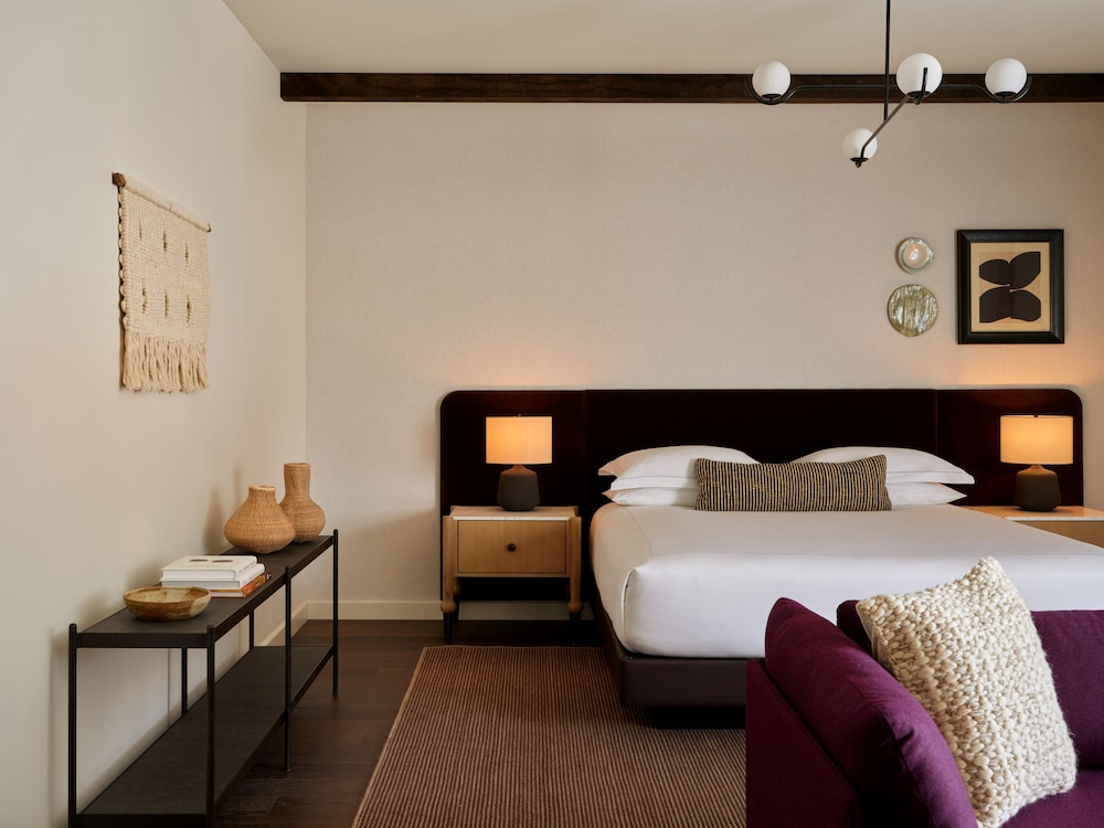 Spa, Studio, Suite, King Bed, Accessible