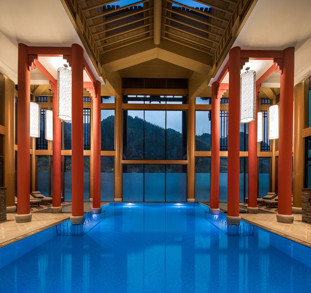 Banyan Tree Huangshan 18/50