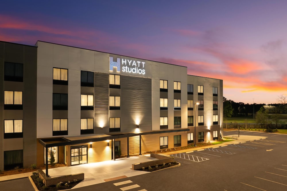 Hyatt Studios Mobile / Tillmans Corner 2/50