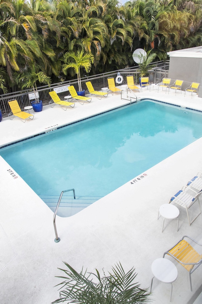 Fairfield Inn Suites By Marriott Ft Myers Cape Coral 44/50