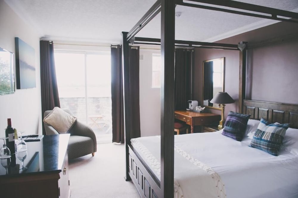 Powfoot Hotel 8/49