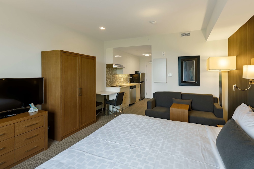 Executive Residency By Best Western Calgary City View North 12/59