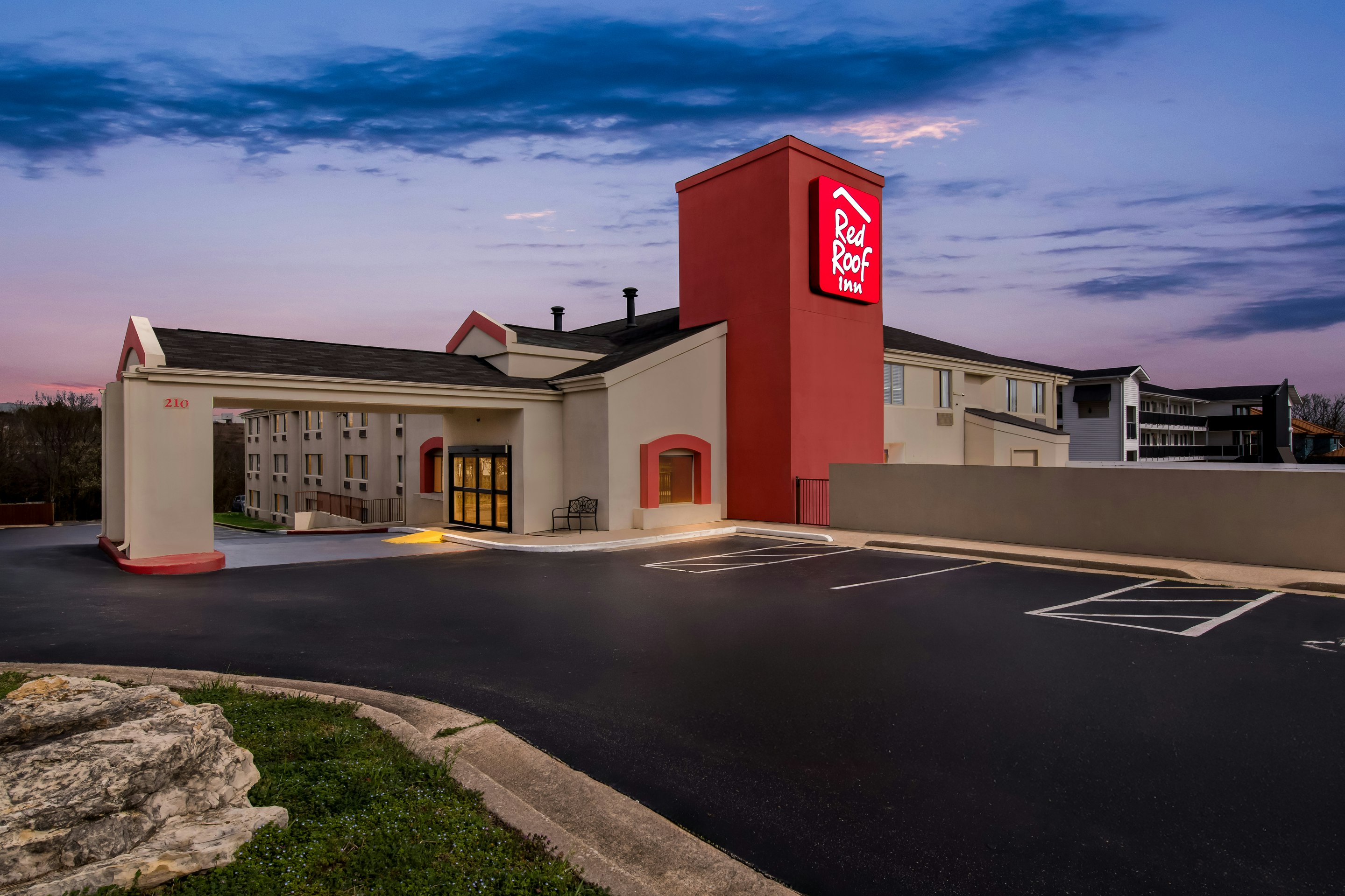 Red Roof Inn Branson, MO 54/58