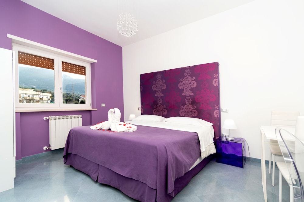 Emily Suites 16/51
